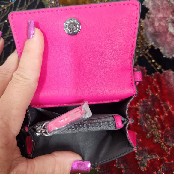 SOLD Simply Vera Wang Bag - Picture 5 of 5